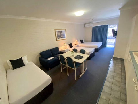Benson Court Motel - Darwin Holiday 1
