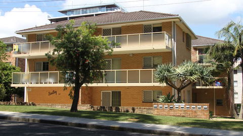 Bentley 3 - North Street - Darwin Holiday 0