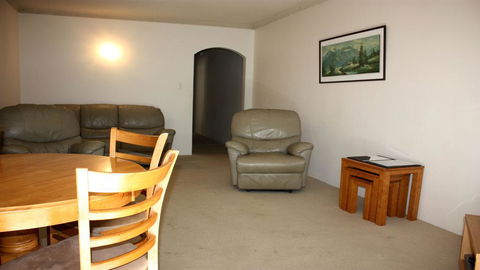 Bentley 3 - North Street - Darwin Holiday 1