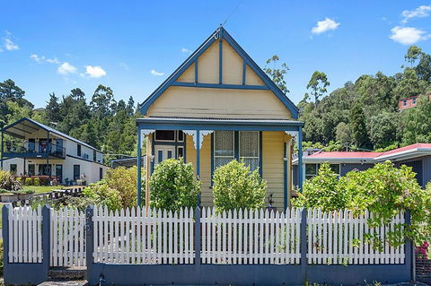 Benvenuti, To Comstock Cottage - Darwin Holiday 2