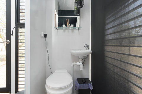 Big Tiny Paz Seven Hills Tiny House, Tallarook - Darwin Holiday 2