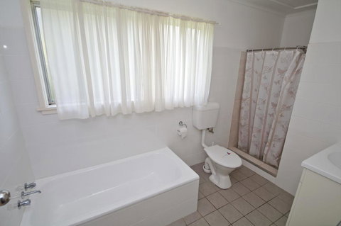 Billy's On Main, 44 Main Street - Darwin Holiday 1