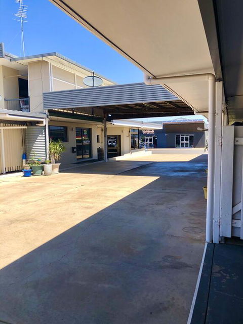 Biloela Centre Motel & Steakhouse Restaurant - Darwin Holiday 3