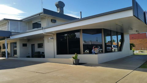 Biloela Centre Motel & Steakhouse Restaurant - Darwin Holiday 0