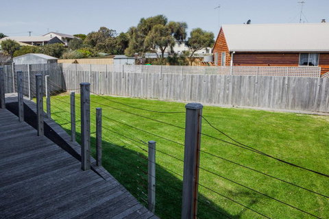 Birdland - Bold, Unique And Modern - Darwin Holiday 1