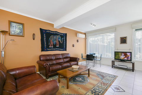 Black Dolphin Waterfront Apartment - Darwin Holiday 0