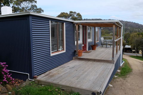 Blossoms On The Bay - Nubeena - Darwin Holiday 1