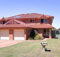 Blue Bay 83a Rocky Point Road - Foxtel  air conditioning downstairs - Darwin Holiday