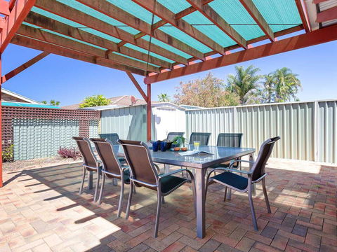 Blue Bay, 83a Rocky Point Road - Foxtel & Air Conditioning Downstairs - Darwin Holiday 2