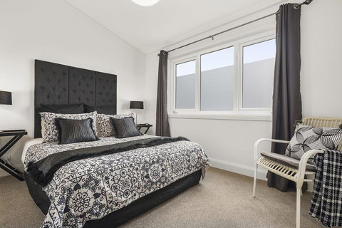 Blue Rosella On Piper - Darwin Holiday 2