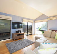 BLUE SKYES - family home with balcony  views. - Darwin Holiday