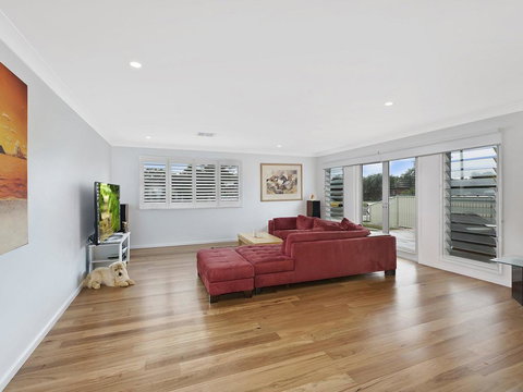 Blue Summer House - Darwin Holiday 2