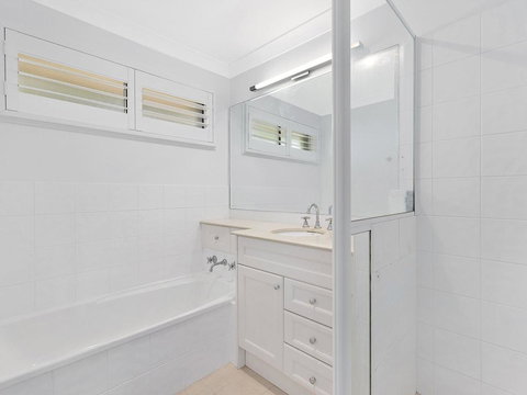 Blue Summer House - Darwin Holiday 3