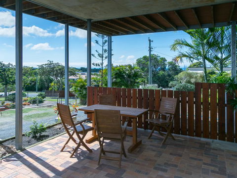 Blue Water Retreat - Upstairs & Downstairs - Darwin Holiday 3