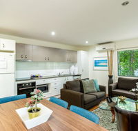Bluewater 1 - Rainbow Shores Amazing Location Easy Walk To Beach Pool Aircon Outdoor spa - Darwin Holiday