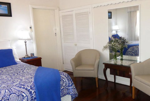 Boathouse Bunbury Bed & Breakfast - Darwin Holiday 1