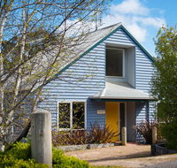 Boatshed Villa Yellow Door - Darwin Holiday