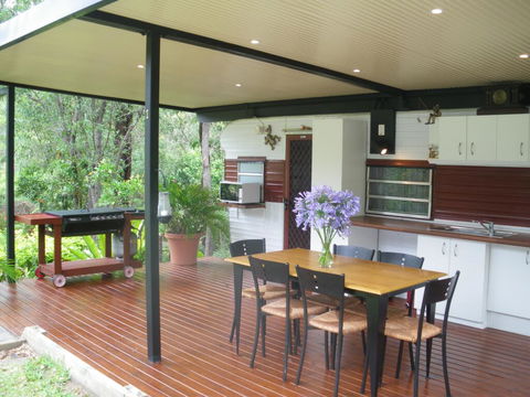 BoBRENE On Tamborine Nude Retreat - Cosy Chalet - Darwin Holiday 2