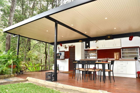 BoBRENE On Tamborine Nude Retreat - Cosy Chalet - Darwin Holiday 1