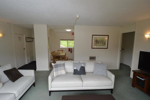 Bobuck 3B - Darwin Holiday 2