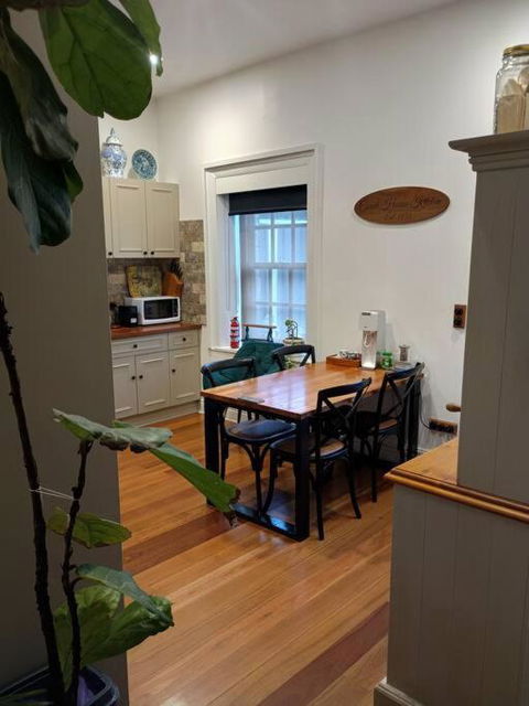 The Old Coach House C1850s Private Cottage - Darwin Holiday 2