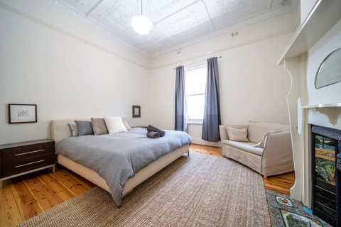 The Oxford Hyde Park 4BR Cottage - Darwin Holiday 2