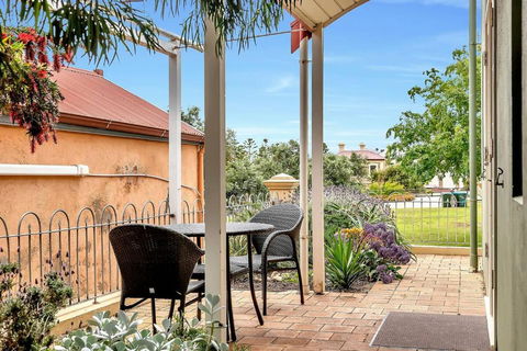 Time And Tide Hideaway - A Spacious Beachside Escape - Darwin Holiday 2