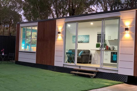 Tiny House In Belconnen 1BR Self Contained Wine - Darwin Holiday 0