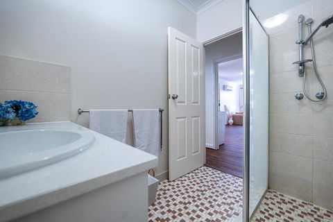 Warmth House Nr Airport 2rooms 5beds Yard N Parking - Darwin Holiday 3