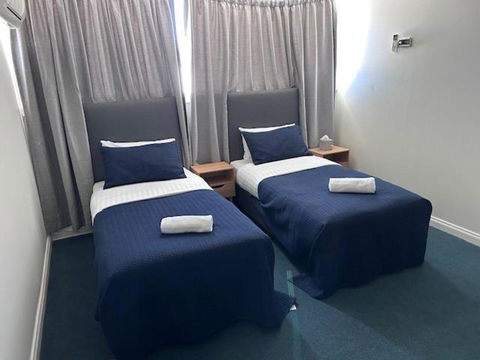 Warners Bay Hotel - Darwin Holiday 1