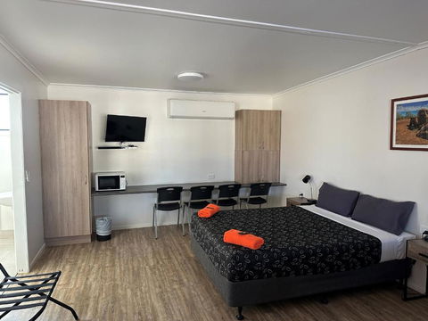 Winton Outback Motel - Darwin Holiday 2