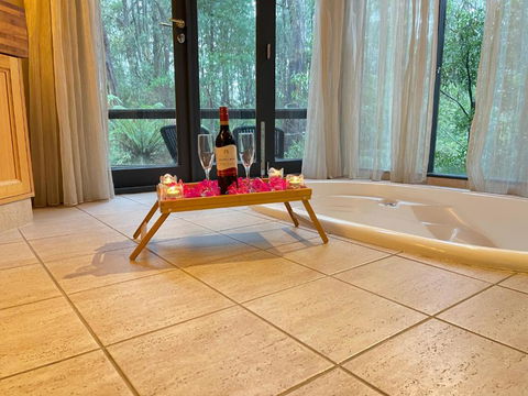 Woodlands Rainforest Retreat - Darwin Holiday 3