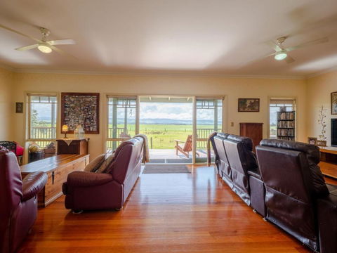 Woodview Cottage Farm Stay - Darwin Holiday 1