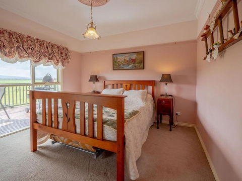 Woodview Cottage Farm Stay - Darwin Holiday 3
