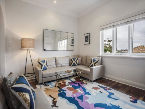 Woollahra Roslyndale Ave - Darwin Holiday 0
