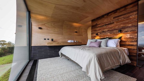 Worlds Only Sky Barrel On Edge Of Extinct Volcano - Darwin Holiday 2