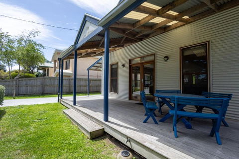 Yachthouse - Darwin Holiday 1