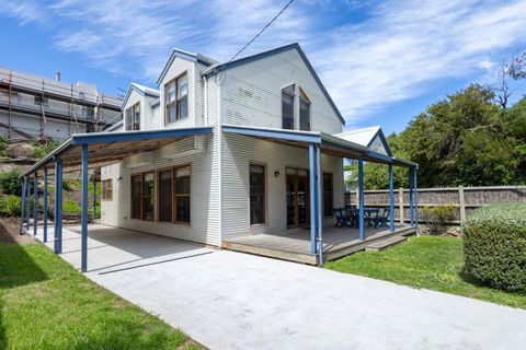 Yachthouse - Darwin Holiday 2