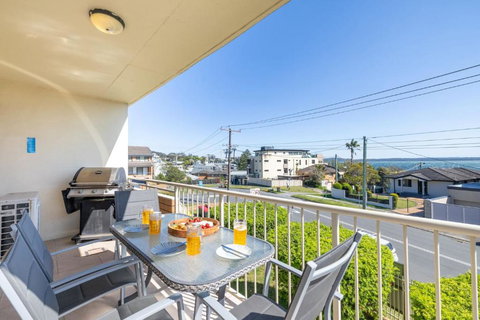 Yarramundi, 4,47 Magnus Street - Air Conditioned Unit With Air Con, Wi-fi, Water Views And Close To Town - Darwin Holiday 2