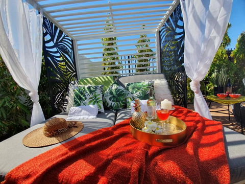 4 BEDROOM GARDENS ESCAPE - CHAMPAGNE STAYS Darwin With SPA - Darwin Holiday 2
