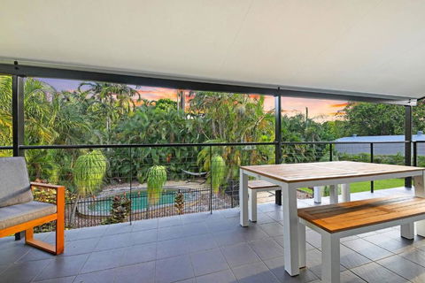 A Tropical Pool Paradise In Rapid Creek - Darwin Holiday 2