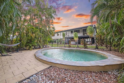 A Tropical Pool Paradise In Rapid Creek - Darwin Holiday 3