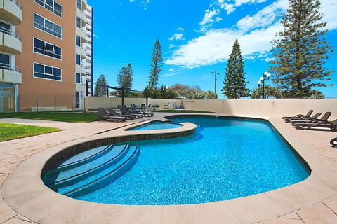 Zenith 2Bd Absolute Beachfront Surfers Paradise - Darwin Holiday 1