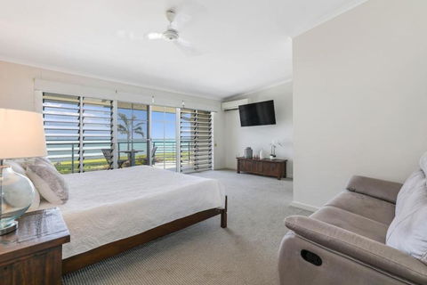 Absolute Beachfront Bliss-Best Location In Darwin - Darwin Holiday 0