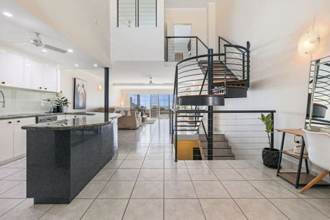 Absolute Beachfront Bliss-Best Location In Darwin - Darwin Holiday 1