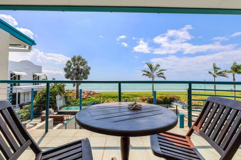 Absolute Beachfront Bliss-Best Location In Darwin - Darwin Holiday 2
