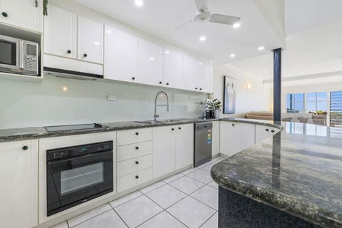 Absolute Beachfront Bliss-Best Location In Darwin - Darwin Holiday 4