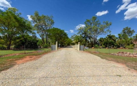 Almost Off Grid Tranquillity - Darwin Holiday 1