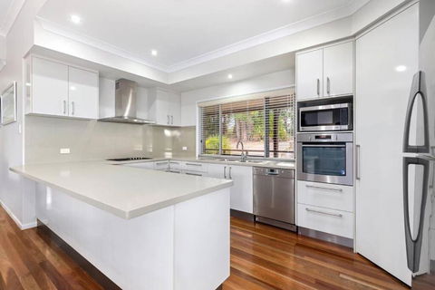 AVALON 5 STAR LUX 4 Bedroom Home Kingfisher Bay Fraser Island 8 GUEST - Darwin Holiday 1