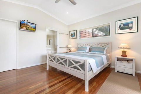 AVALON 5 STAR LUX 4 Bedroom Home Kingfisher Bay Fraser Island 8 GUEST - Darwin Holiday 3